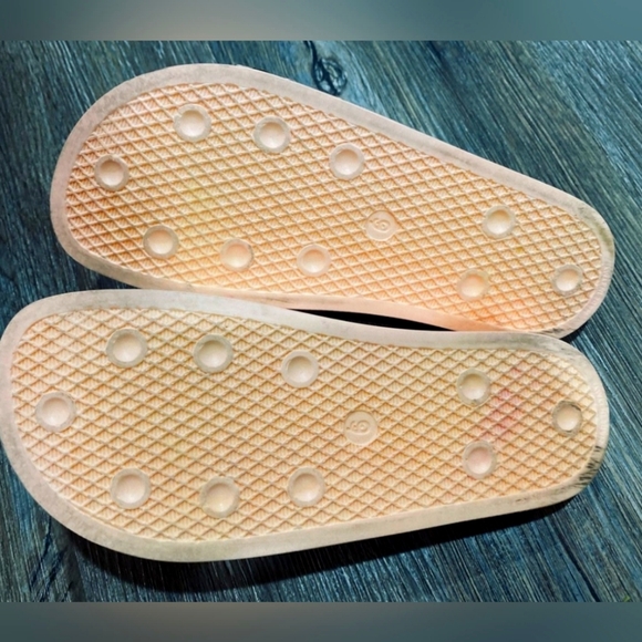 adilette adidas slides - Picture 4 of 4